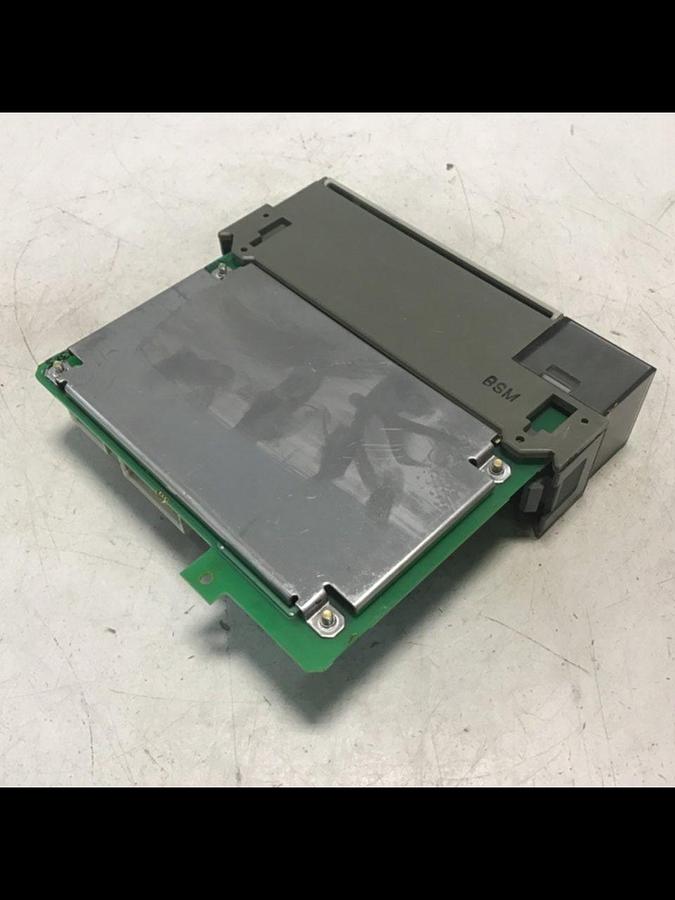 Used ALLEN BRADLEY 5/01 Processor Unit 1747-L511 SER B Used