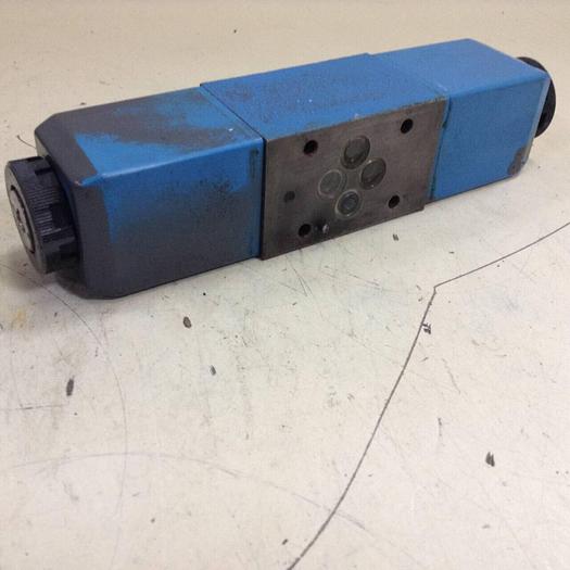 Used VICKERS Directional Valve DG4V-3-6C-M-U-HL7-60 Used