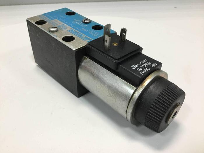 Used VICKERS Solenoid Valve DG4V32AMUHL760 Used
