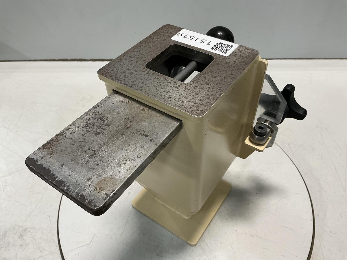 Used METAL FABRICATOR NO MODEL NUMBER / NO TAG