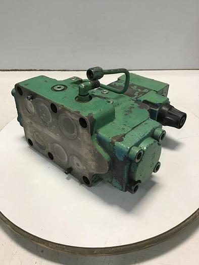 Used VICKERS Directional Control Valve DG4V-3-2A-M-W-B-40 USED