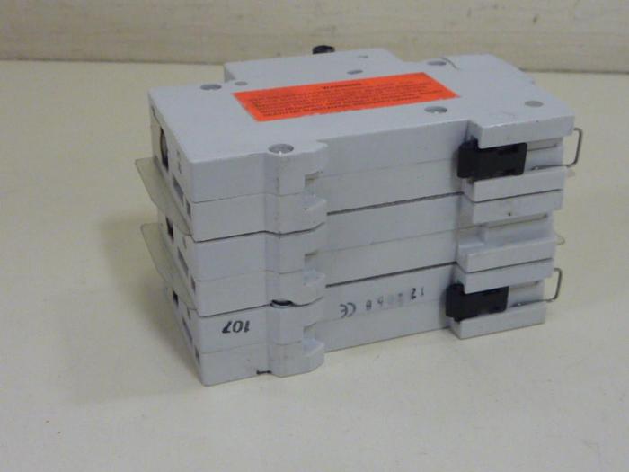 Used GENERAL ELECTRIC / GE Circuit Breaker V07350 #64216