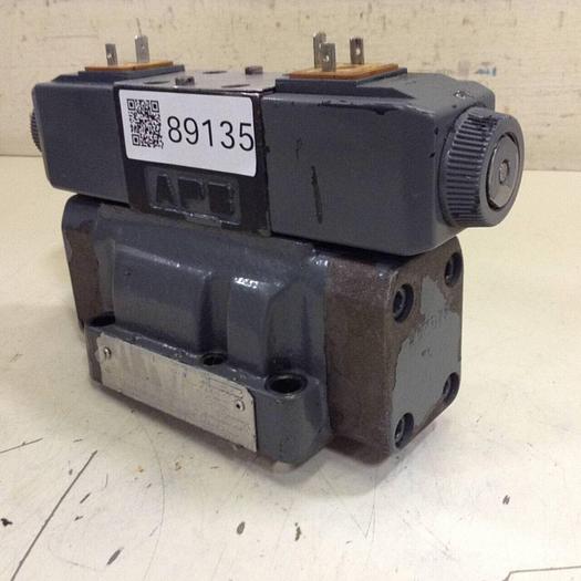 Used VICKERS Valve DG4V-3-6C-M-U-HL7-60-B13 Used