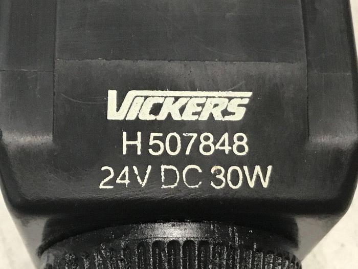 Used VICKERS Directional Valve DG4V-3S-22AL-M-U-H5-60 #129914