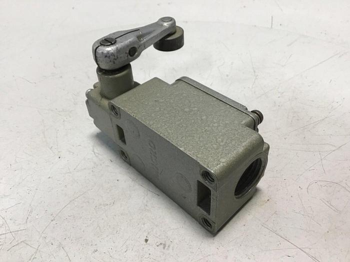 Used YAMATAKE Micro Limit Switch 1LS1-J #122149