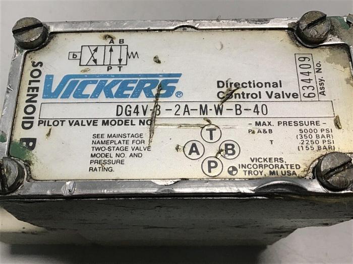 Used VICKERS Directional Control Valve DG4V-8-2A-M-W-B-40 Used
