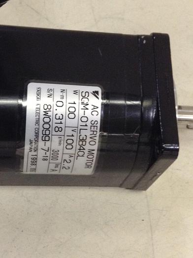 Used YASKAWA AC Servo Motor SGM-01L3B4CL #73784