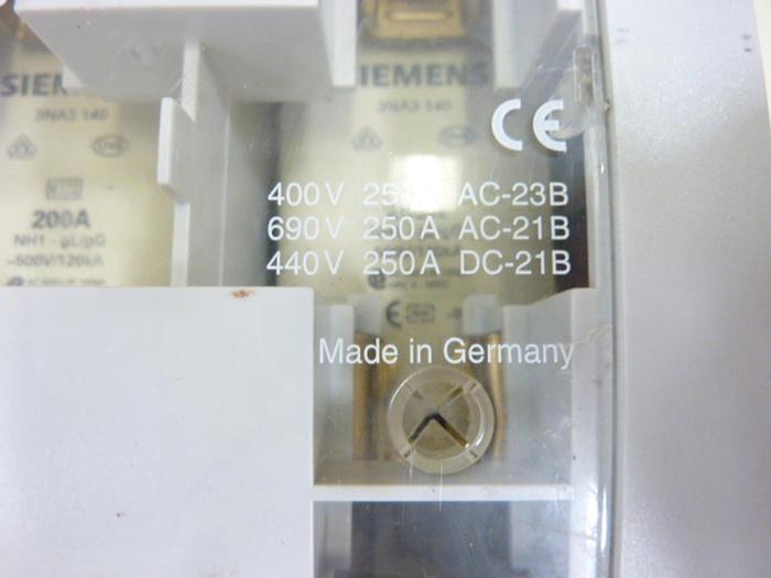 Used SIEMENS 250 Amp Fuse Switch Disconnect 3NP 427 #45884
