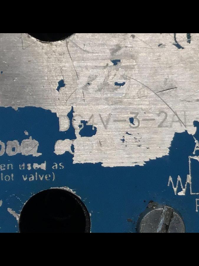 Used VICKERS Valves DG4V-3-2AL-M-U-HL7-60 Used #143937