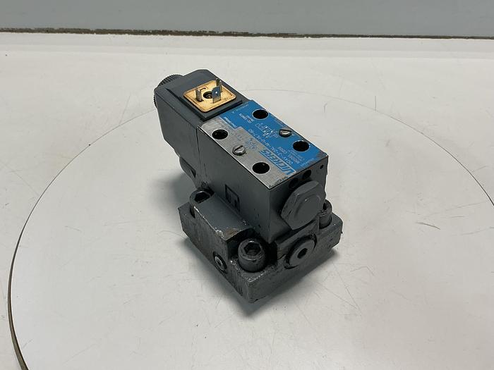 Used VICKERS DG4V-3-2AL-M-U-HL7-60