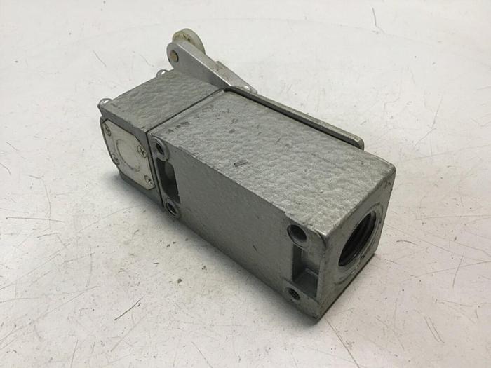 Used TELEMECANIQUE Lox-Switch C2JK05 #121786