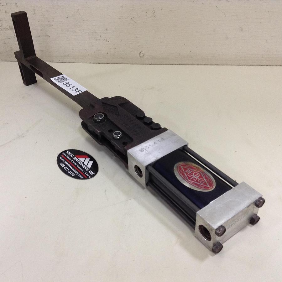 Used DESTACO Tongue Mount Clamp w/ Magnetic Ring 841-MR Used