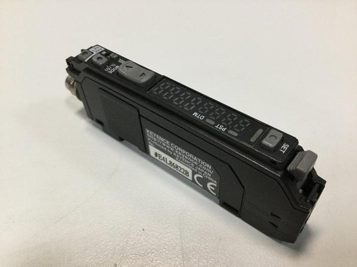 Used KEYENCE CORP Fiber Optic Sensor FS-N11CP #104257