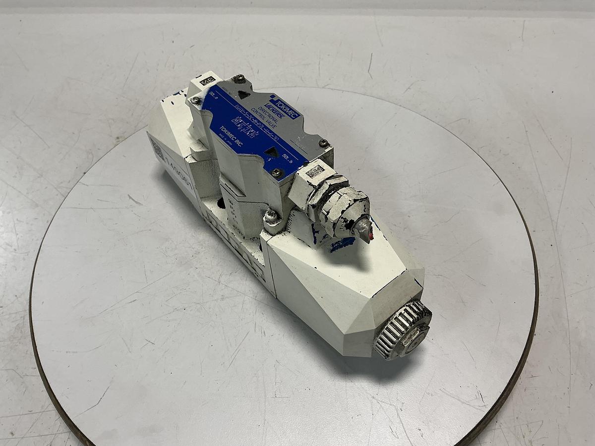 Used VICKERS DG4V-5-2C-M-P7L-H-6-30