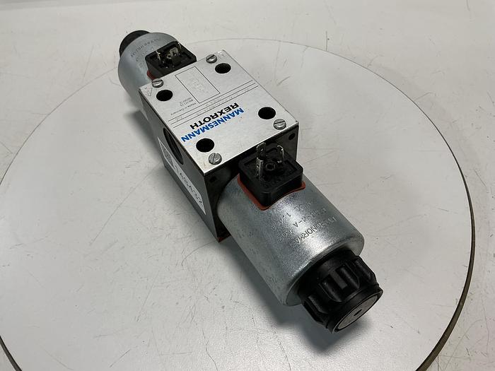 Used REXROTH 4WE 10 E67-31/CG24N9Z4/T08