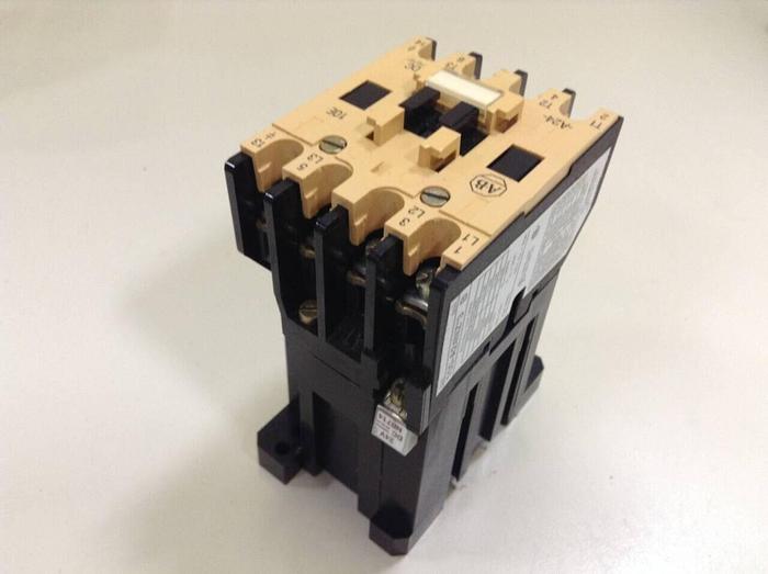Used ALLEN BRADLEY Contactor 100-A24NZ.3 SER B #79540