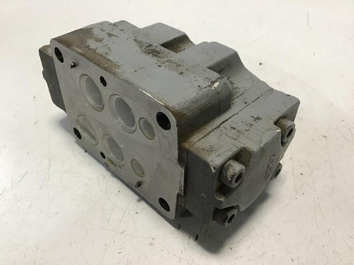 Used VICKERS Pilot Valve DG3V-7-2C-10-JA8-SZ02-Z #130504