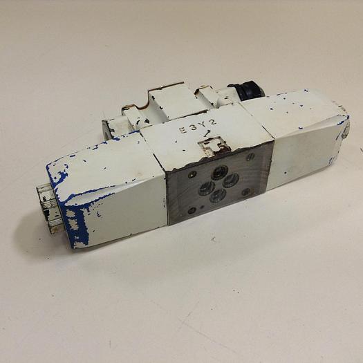 Used VICKERS Tokimec Directional Control Valve DG4V32CMP7H750 Used