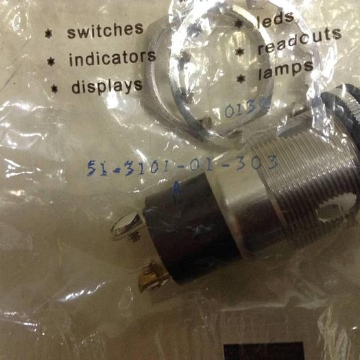 Used DIALIGHT Push Button Switch 51-3101-01-303 #88374