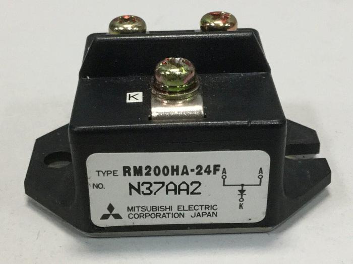 Used MITSUBISHI Power Transistor Module RM200HA-24F #102894