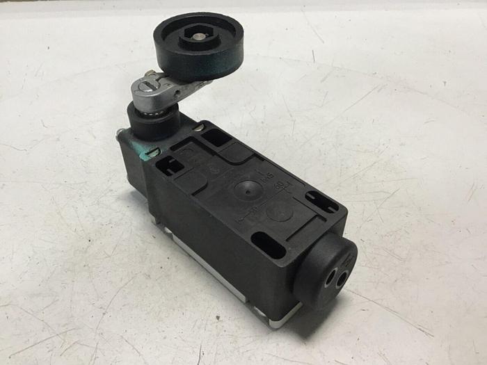 Used MOELLER Limit Switch AT4/11-S/I/RX #122075