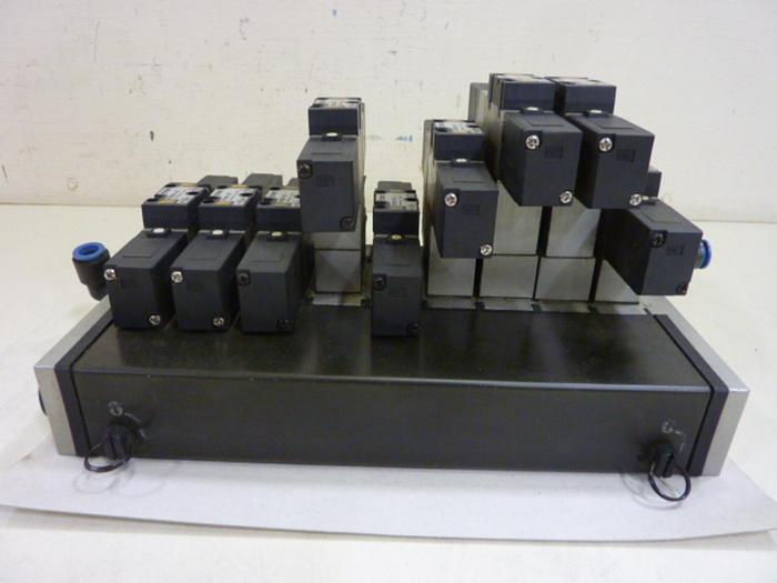 Used SMC Control Block w/ Valves VFS2100-5FZ #60114