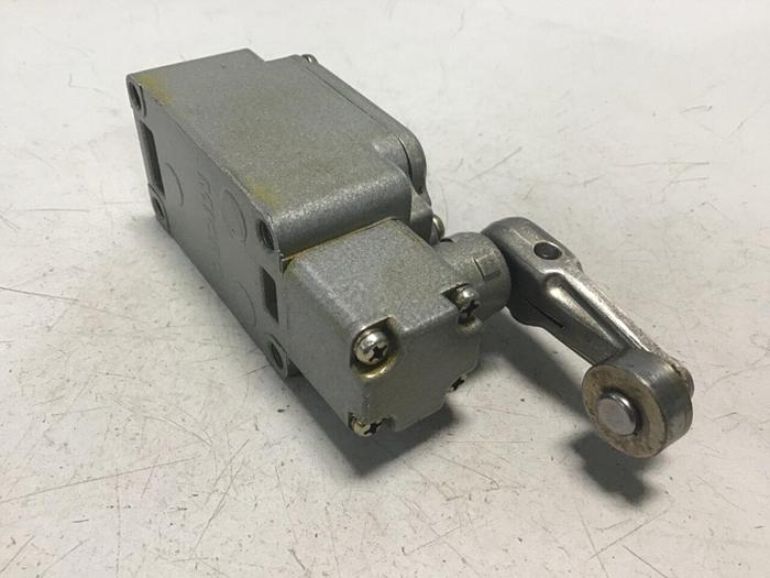 Used YAMATAKE Micro Limit Switch 1LS1-J #124696