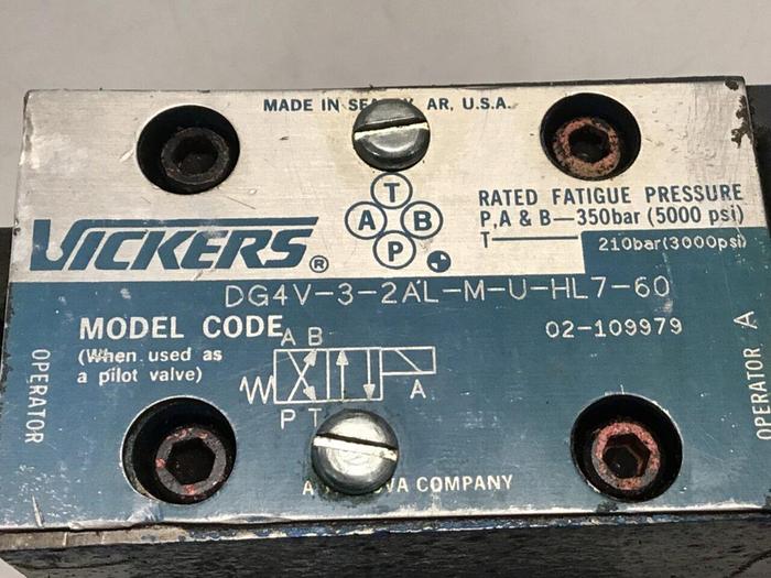 Used VICKERS Valves DG4V-3-2AL-M-U-HL7-60 #119564