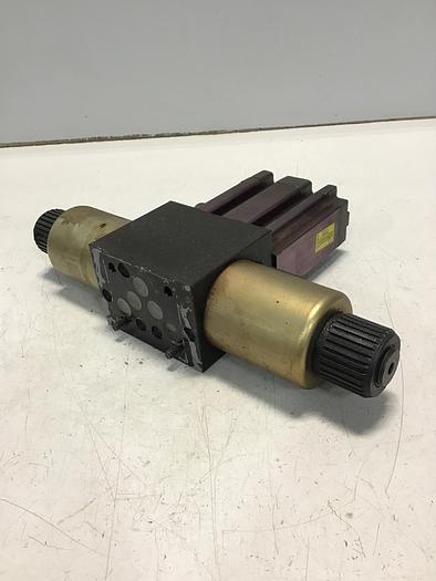 Used PARKER D3FLE01SCVWJ0421