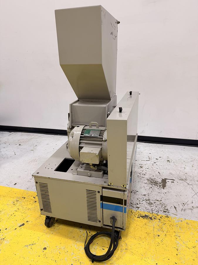 Used DNL / not cleaned CINCINNATI MILACRON CMS 912 Grinder USED