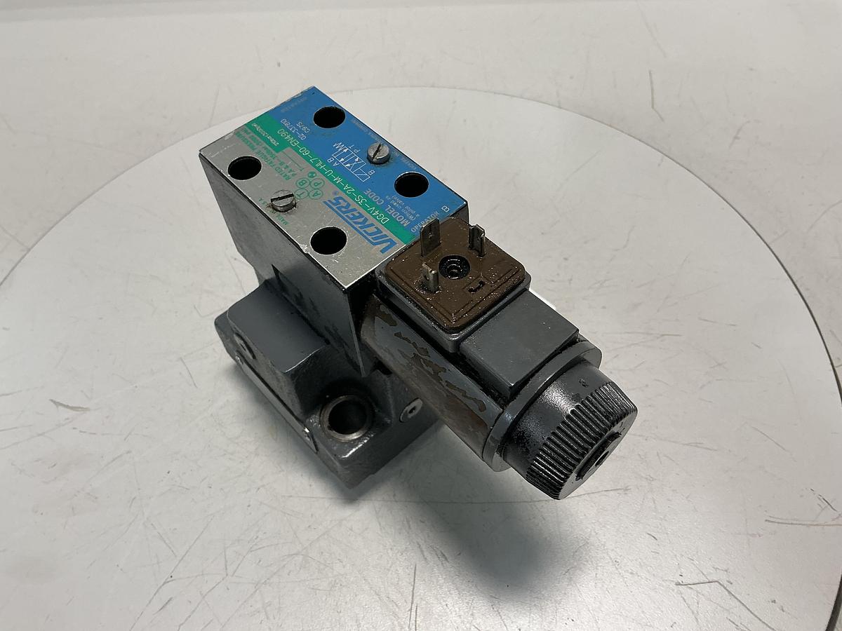Used VICKERS DG4V-3S-2A-M-U-HL7-60-EN490