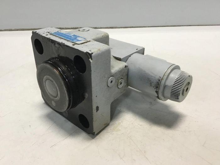 Used VICKERS Valve DG4V-3S-7A-M-U-HL7-60-EN490 Used