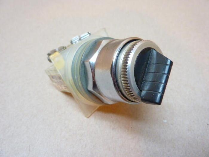 Used SQUARE D Contact Block 9001-KA1 #38112