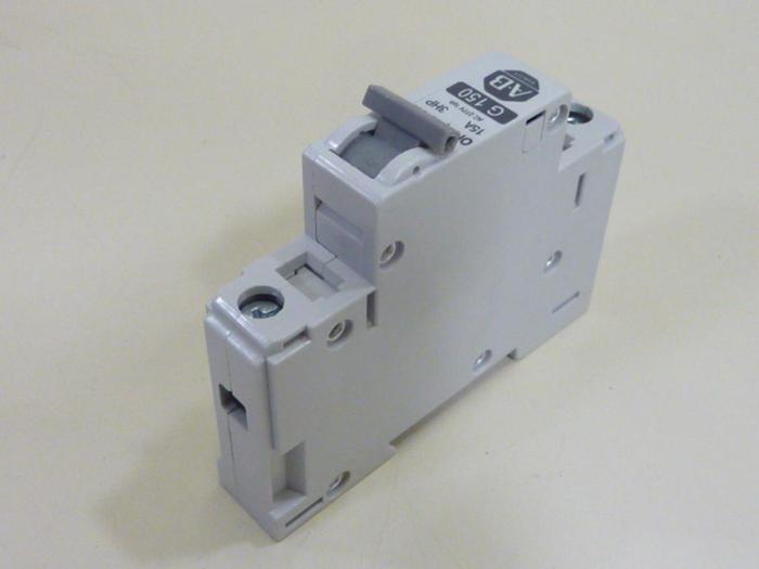 ALLEN BRADLEY 15 Amp Circuit Breaker 1492-CB1/G150 SER C #64238