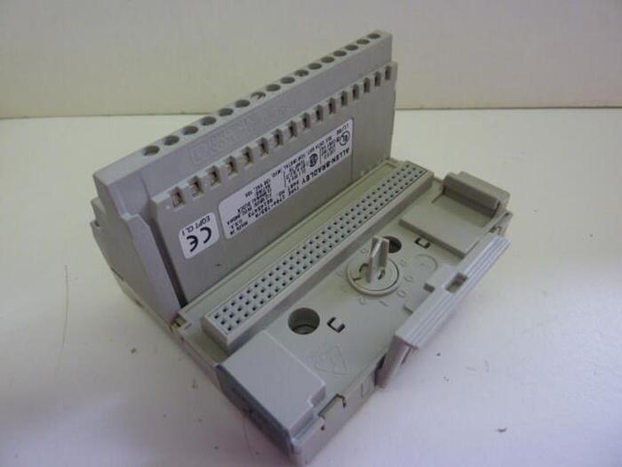 Used ALLEN BRADLEY Input Module 1794-IB16 SER A Used
