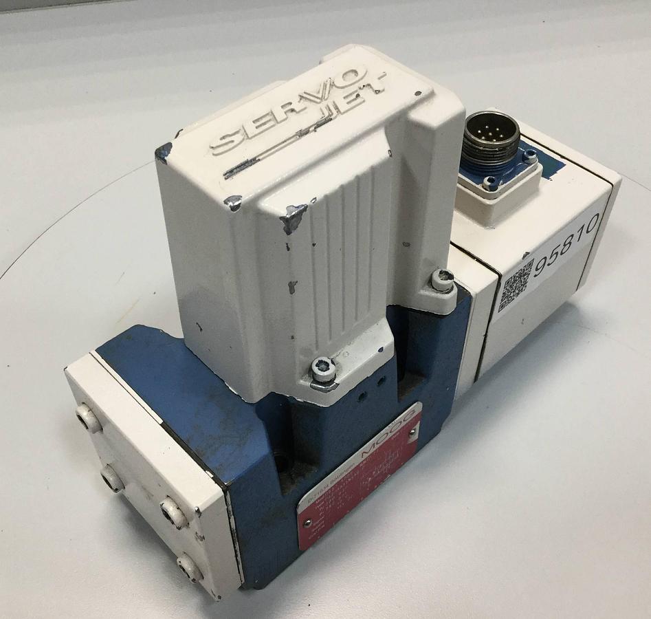 Used MOOG D661-5009 SERVO JET HYDRAULIC VALVE USED 