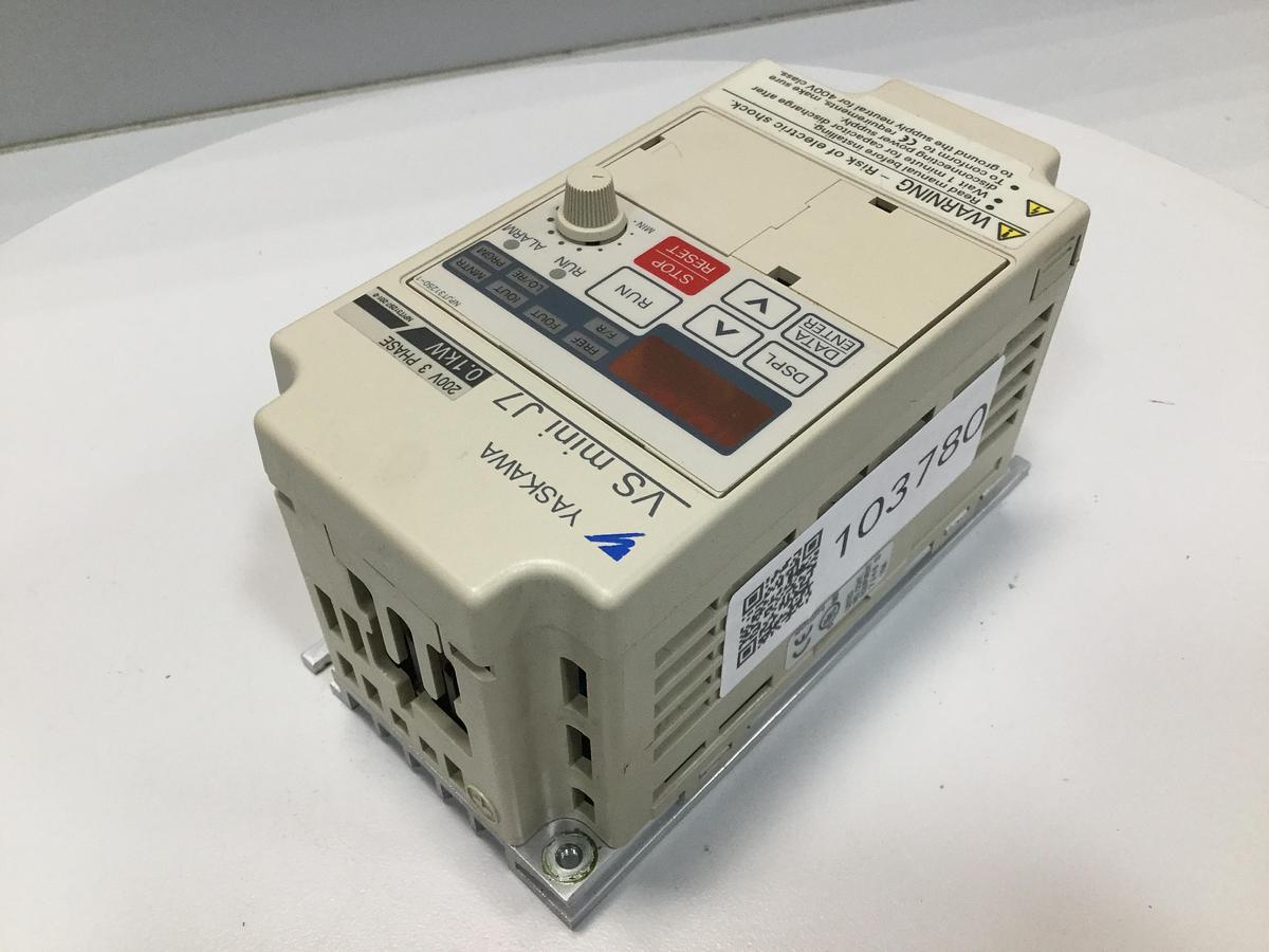 Used YASKAWA VS Mini J7 Inverter CIMR-J7AA20P1 USED