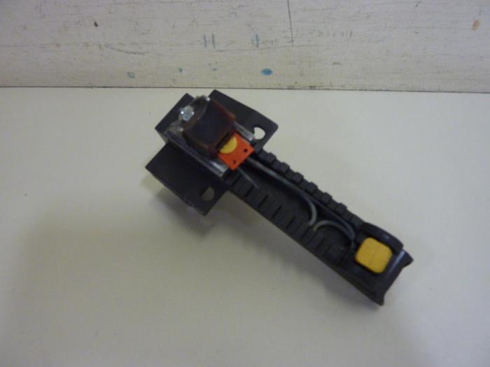 Used TURCK ELEKTRONIK Sensor NI2-K08Q-0,095/0,11-BDS-2AP6X3-H1141/S34 #64364