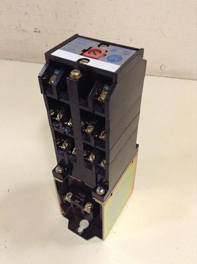 Used ALLEN BRADLEY DC Relay 700DC-P1000Z24 SER A #79588