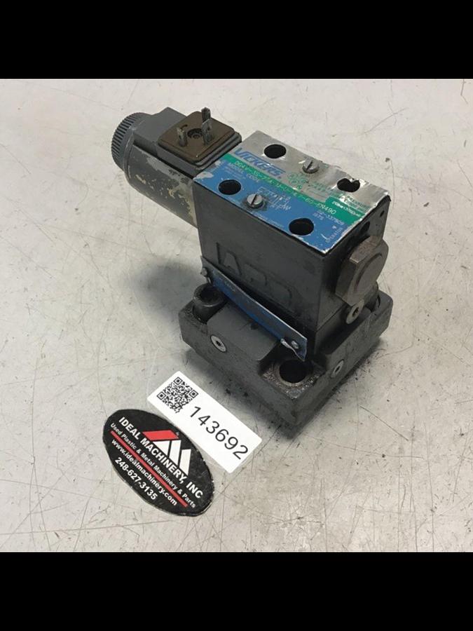 Used VICKERS Valve DG4V3S22AMUHL760EN490 Used