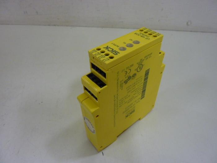 Used SICK Safety Relay UE 4820S2D2 #58665
