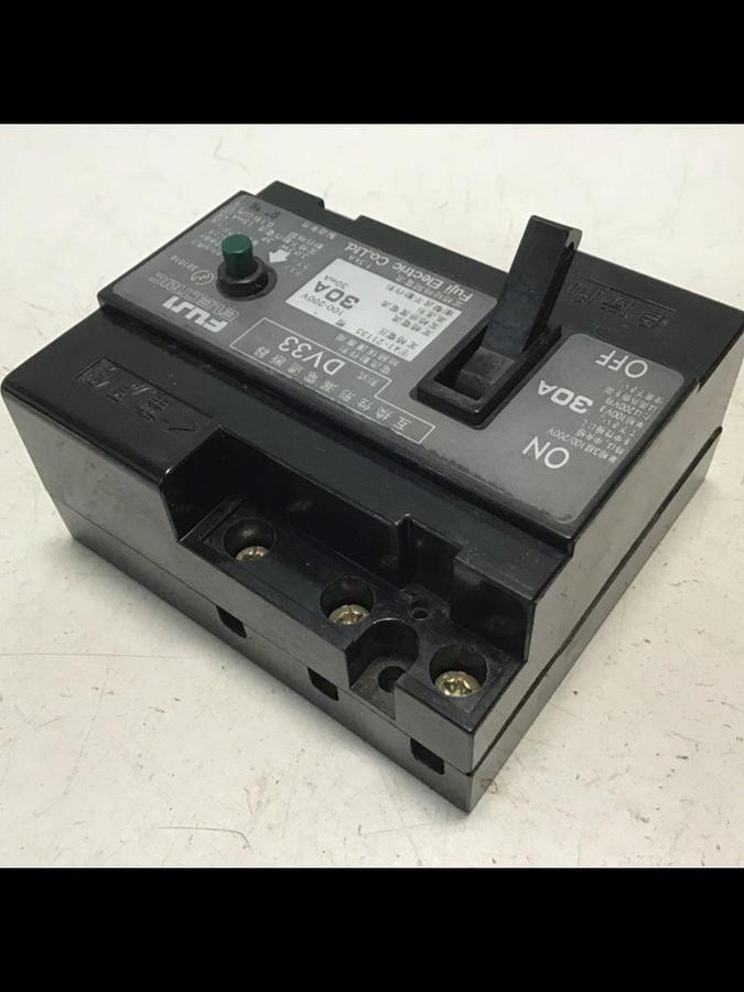 Used FUJI ELECTRIC 30 Amp Circuit Breaker DV33-30 USED