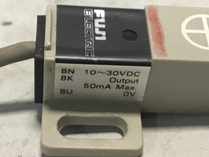 Used FUJI ELECTRIC Proximity Switch PE-B4D3 #128348