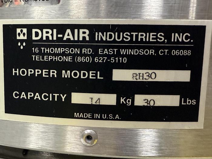Used DRI AIR INDUSTRIES Dryer & Hopper HP4-X100 FM USED