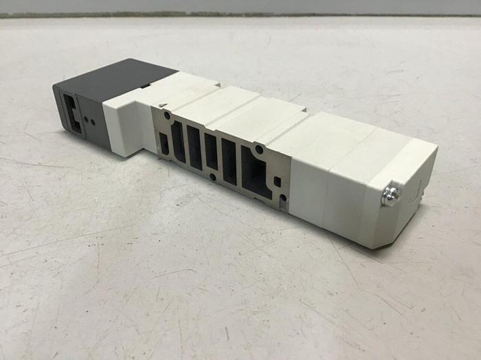 Used SMC Solenoid Valve VQ440-5 #118820
