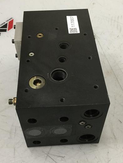 Used CINCINNATI MILACRON Manifold Block B-00171 / B 95 WH #117007
