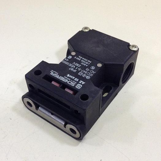 Used SCHMERSAL Safety Interlock Switch AZ15ZVRK #83932