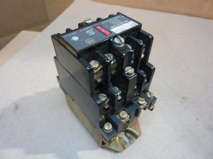 Used ALLEN BRADLEY AC Relay 700-N800A1 SER C #35936