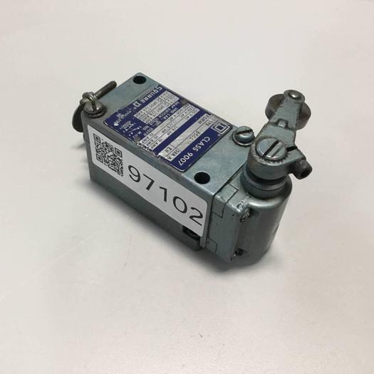Used SQUARE D Limit Switch 9007B54A #97102