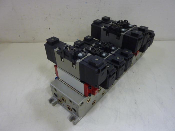 Used SMC Control Block w/ Valves VS7-6-FG-D-32 #60107